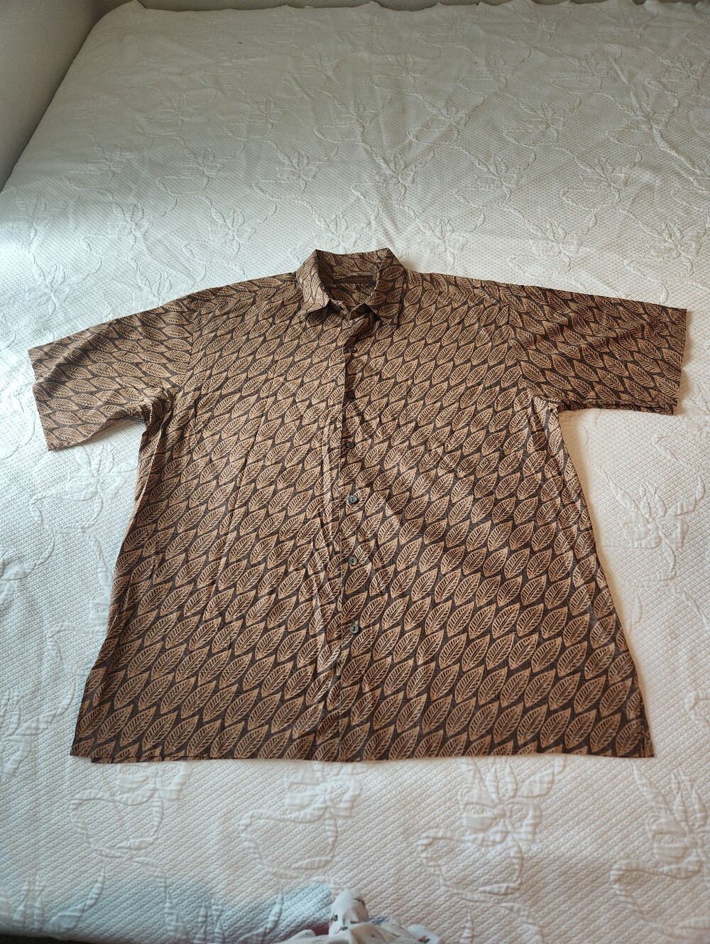 Tori Richard Brown Leaf-Print Short-Sleeve Button-Up Shirt